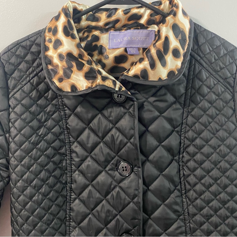 Laura Scott Black‎ Quilted Puffer with Leopard Collar